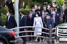 경로당 나서는 윤석열 대통령