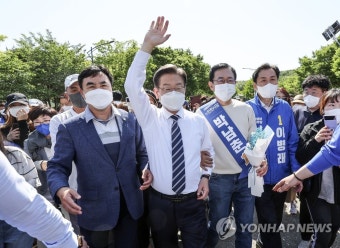 이재명, 인천대공원 찾아 지지호소