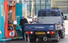 휘발유 넘어선 경윳값…화물차 유가보조금 추가 지급키로