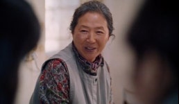춘희 삼춘 역 고두심 마을도 사회도 보듬어주는 어른 있어야