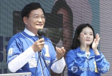 중구 백학시장 찾아 지지 호소하는 송영길