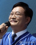 중구 백학시장 찾아 유세하는 송영길