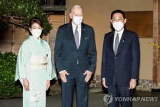바이든, 쑨원 비밀통로 있던 도쿄식당서 기시다와 만찬(종합)