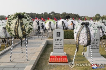 북한 김정은, 현철해 마지막 길 '직접 운구'로 배웅
