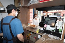 농식품부 장관, 인천 선학동 음식문화거리 방문