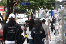 발길 이어지는 대학 식당가