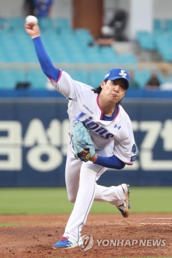 역투하는 삼성 원태인