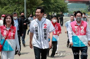 한강시민공원 망원지구 방문한 오세훈 후보