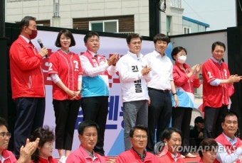 [6·1 지방선거] 충남 기초단체장 지도 4년만에 180도 바뀌었다