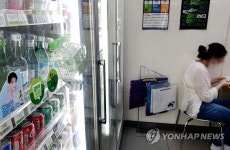 화물연대 총파업 영향…편의점서 주류 발주 제한