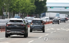 완성차 직접 운전해 차고지로