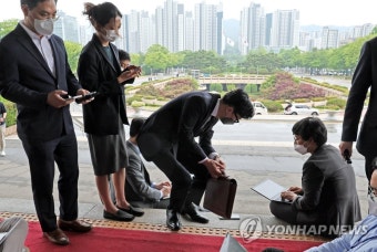 출근길 도어스테핑 마친 한동훈