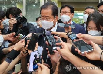 홍준표 대구시장 당선인, 변호사사무실 방화사건 피해자 추모