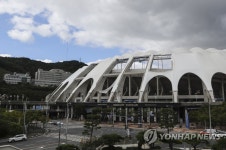 2년 전 지붕 파손 부산아시아드주경기장, 내년에야 복구 완료