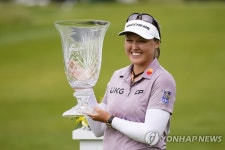최혜진, LPGA 신인상 부문 선두 도약…숍라이트 우승은 헨더슨