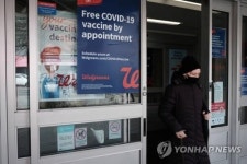 아파도 일해야 하는 미국…노동자 3분의 2 유급 병가 없어