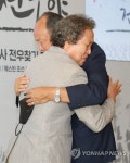 273포병마트 | 다시 만난 전우와의 포옹
