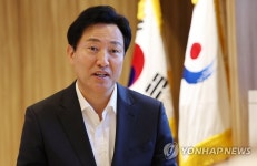 인터뷰하는 오세훈 서울시장