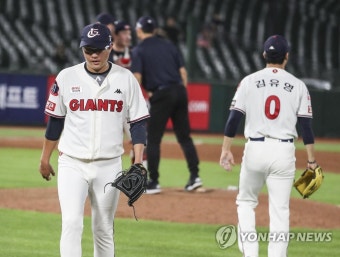 롯데 선발투수 박세웅 강판