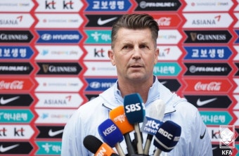 여자축구 벨 감독 