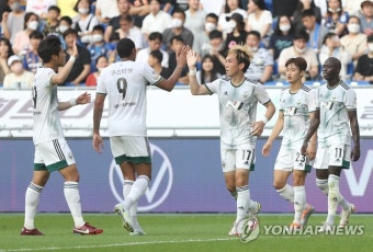 세 골 차로 앞서는 전북