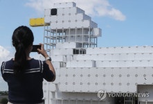 폐플라스틱 27t으로 만든 을숙도 쇠백로…부산현대미술관 전시