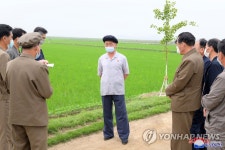 북한 김덕훈 내각총리, 황해남도 여러 부문사업 현지 요해
