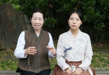 제주농요 전통 잇는 할머니와 손녀