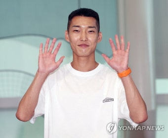 높이뛰기 우상혁, 세계육상선수권 출전 위해 미국 출국