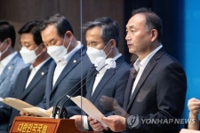 민주당 광주·전남 국회의원 혁신 결의문 발표
