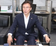 '민주당 대표 출마' 김민석 의원, 전북 방문