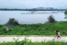 물안개 짙은 소양강