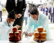 일본 도자기 명장, 424년 만에 선조 찾아