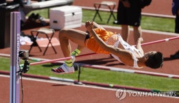 [세계육상] 우상혁, 공동 1위로 결선 진출…응원 필요합니다(종합2보)