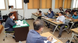 월정리 주민과 간담회하는 오영훈 제주지사