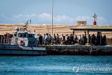 이탈리아 람페두사 또 이주민 위기…사흘새 1천870여명 상륙