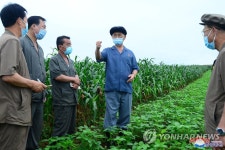 북한 김덕훈 내각총리, 배천군 신월농장 현지 요해