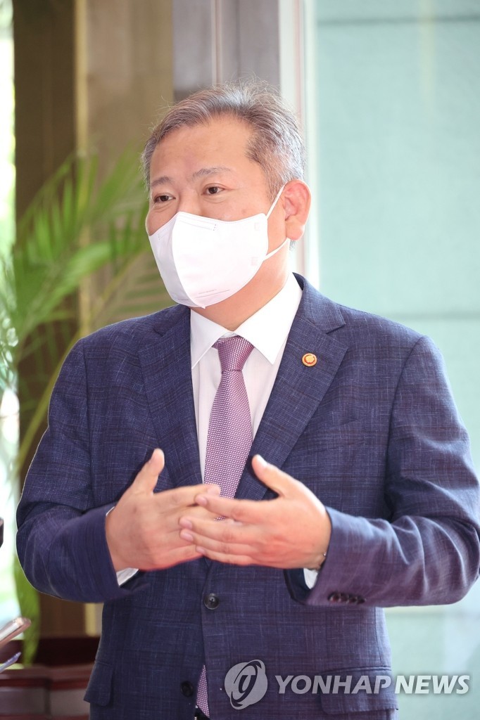 이상민 행안부 장관, 현장 방문과 대책 제시 속 국민들의 신뢰 얻어