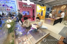 KT, MZ세대 겨냥 홍대 애드샵 플러스 오픈