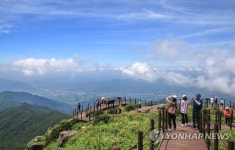 노고단 정상부에서 바라보는 구례 들녘