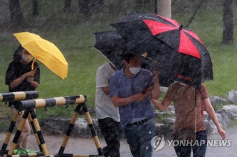 태풍 '송다' 북상에 주말 제주 강풍·호우…해상 태풍 예비특보