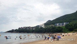부안 모항해수욕장 찾은 피서객