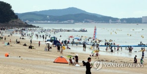 피서객들로 붐비는 대천해수욕장