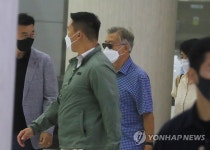 여름휴가 차 제주 찾은 문재인 전 대통령