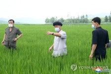 북한 김덕훈 내각총리, 숙천군 운정농장 현지 요해