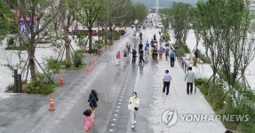 광화문의 새 명물 터널분수