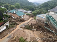 산사태로 뒤덮인 남한산성로