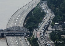 호우 뒤 교통 체증