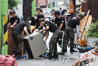 수해 복구 작업하는 51사단