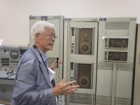 TDX-1 설명하는 이인학 정보통신연구소장